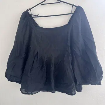 스퀘어넥 블랙 벌룬 슬리브 상의 페플럼 블라우스