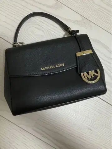 [ 새상품급 ] MICHAEL KORS 블랙 핸드백