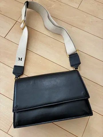 ZARA 가죽 숄더백