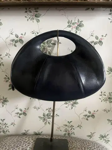 HIROKO HAYASHI 크루아상 bag