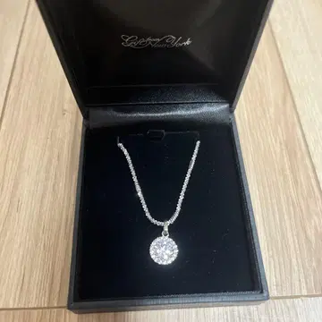뉴욕에서 온 선물 목걸이