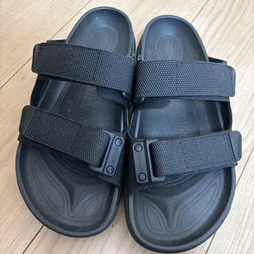 BIRKENSTOCK 샌들