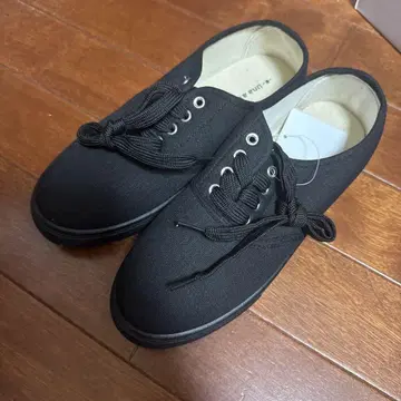 블랙 캔버스 스니커즈