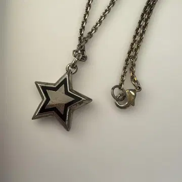 beams 별 모양 목걸이