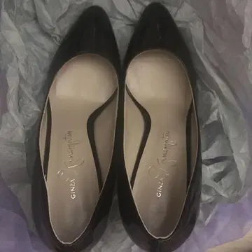 긴자 카네마츠 에나멜 힐 펌프스 23 블랙