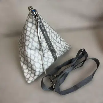 [ 새상품급 ] 사카낙션 x FABRIC 테트라 백