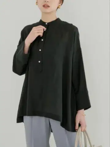어반 리서치 블라우스 펄 버튼
