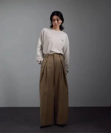 새상품 울 턱 팬츠