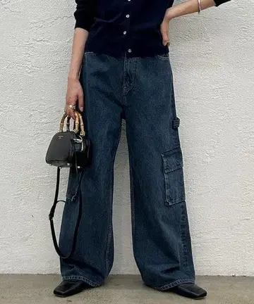 다크 데님 카고 스타일 와이드 팬츠