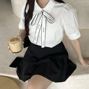 NICE CLAUP 로고 보타이 블라우스