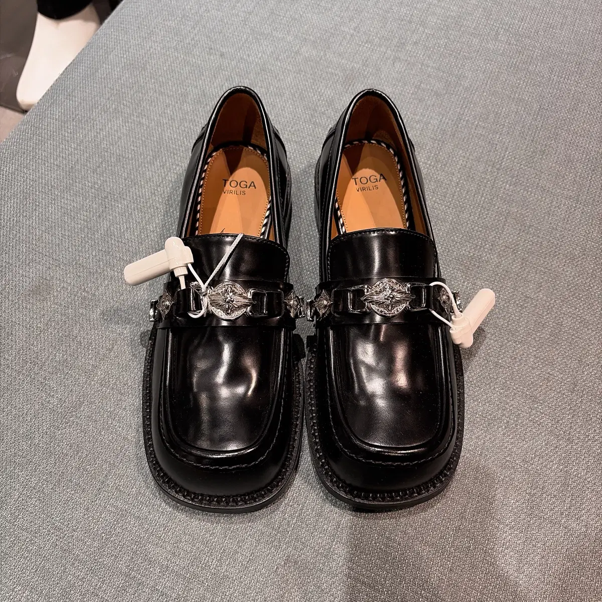 本物です/新製品) Toga Virilis メンズブラックブラッシュドメタル 