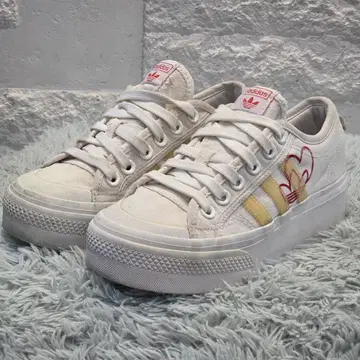 7x-28:아디다스 오리지널스 니짜 플랫폼 러브(225) 브랜드 중고거래