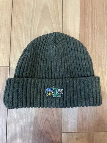 LACOSTE 올리브 그린 니트 모자