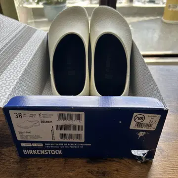 BIRKENSTOCK 샌들 38 화이트