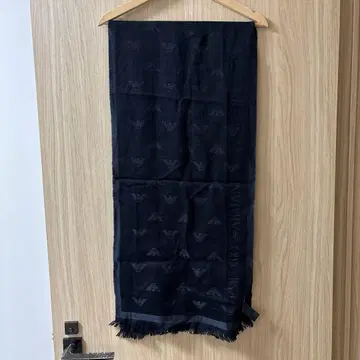 Emporio Armani 블랙 머플러 새상품급