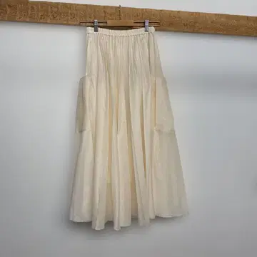 아이보리 플리츠 롱 스커트 포켓 부착