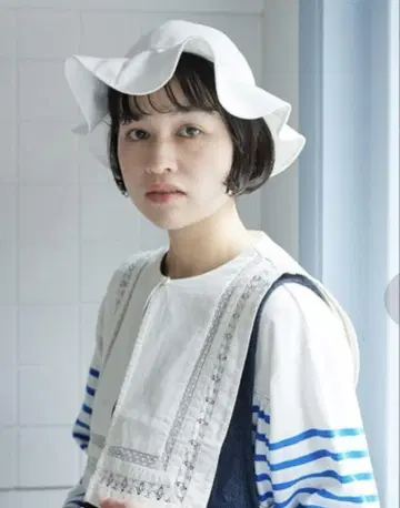 뷔르데사봉 CapHat