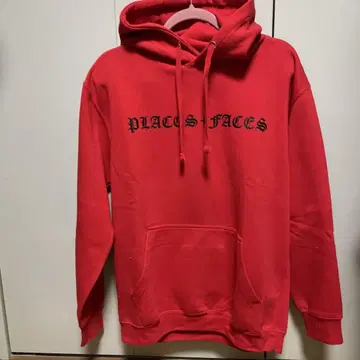 PLACES+FACES 빨간색 후드 부착 후드티