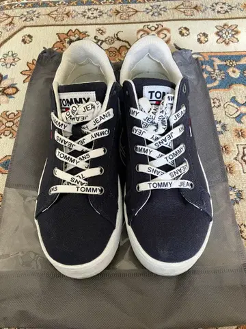 TOMMY JEANS 네이비 스니커즈 통굽 23.5