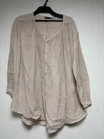 파드칼레 베이지 블라우스