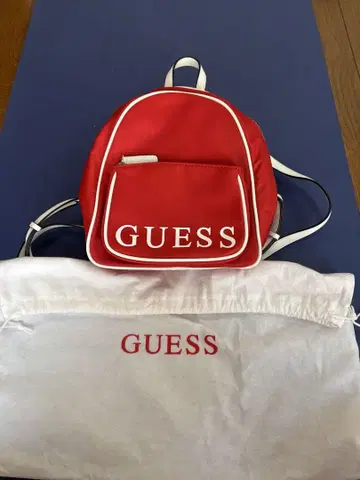 GUESS 레드 백팩 수납 가방 포함