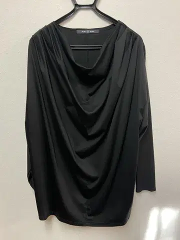 NO ID 블랙 긴팔 티셔츠