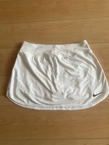 나이키 드라이핏 스커트 화이트 M