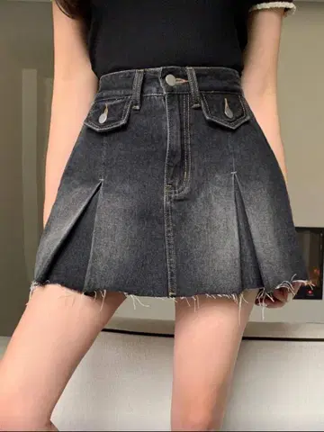 다크 그레이 데님 플리츠 스커트