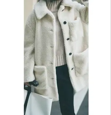ZARA 보아 코트