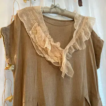 섬세한 레이스 탈부착 카라 핸드메이드 아이보리 베이지 꽃무늬