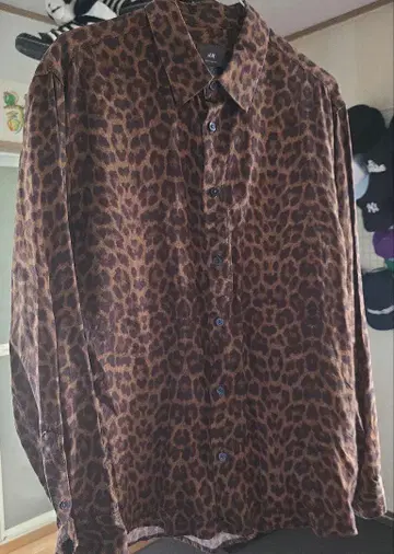 H&M 레오파드 무늬 레귤러 핏 긴팔 셔츠 M
