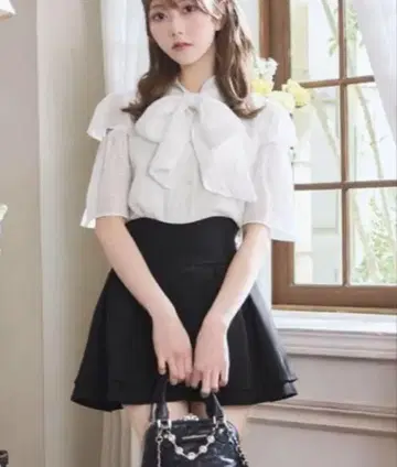 미셸 마카롱 개더 슬리브 블라우스