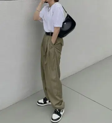 ok.soon 오크순 하이웨스트 테이퍼드 슬랙스 1
