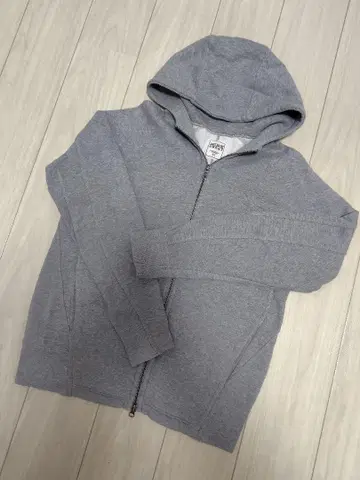 그레이 후드 부착 지퍼 후드티