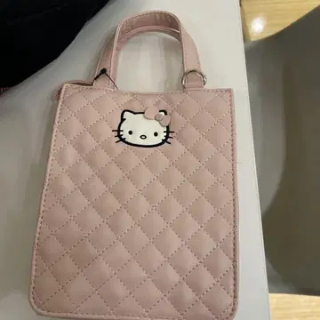 LOWRYSFARM 헬로키티 me% 퀼팅 miniBAG