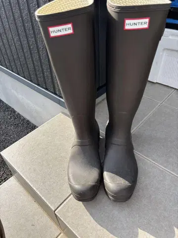 HUNTER 다크 브라운 장화