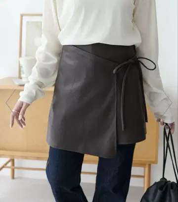 가죽 랩스커트 디스코트