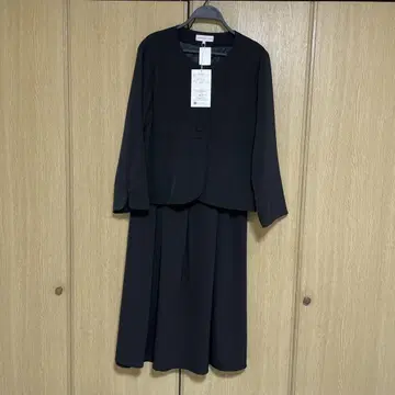 블랙 수트 (자켓 스커트)