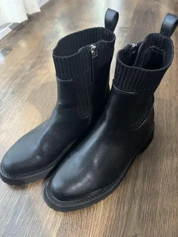 블랙 가죽 사이드 고어 숏부츠