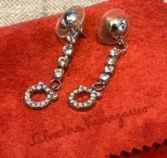 [ 새상품급 ] 페라가모 크리스탈 귀걸이