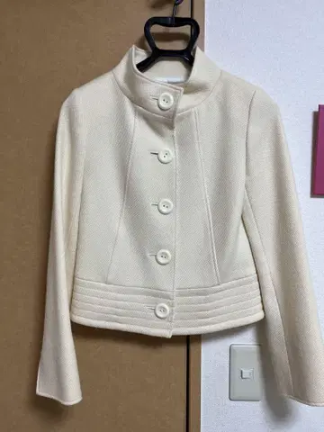 Viaggio Blu 노카라 자켓 아이보리