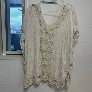 antiqua 레이스 편 아이보리색 튜닉 F