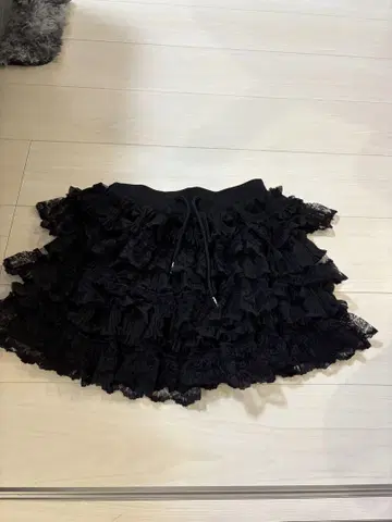 다리치 프릴 블랙 미니 스커트 프리 사이즈