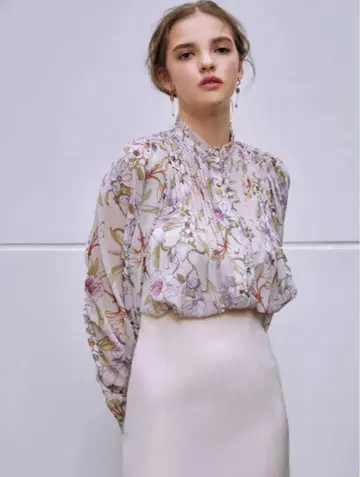 eimy istoire Rebecca flower 시어 프릴 블라우스