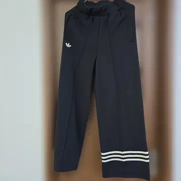 adidas 아디컬러 NEUCLASSICS 트랙 팬츠
