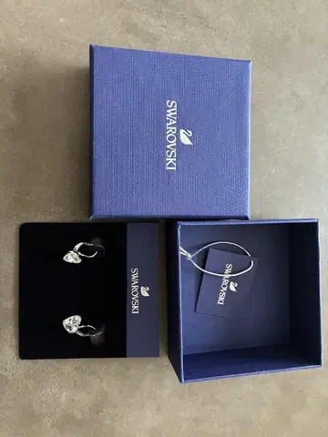 Swarovski 하트형 실버 후프 귀걸이