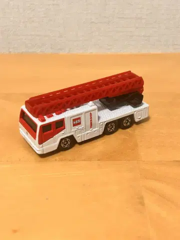 토미카 [ 히노 사다리 소방차 ]