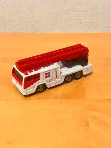 토미카 [ 히노 사다리 소방차 ]