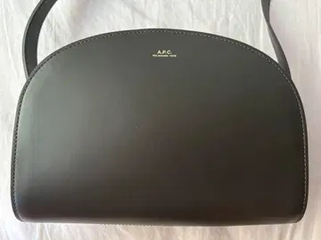 A.P.C. 아페쎄 하프문 숄더 백 레어 컬러 새상품급
