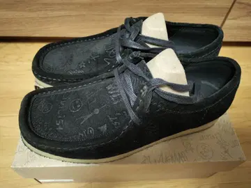 Clarks Wallabee civilist 콜라보